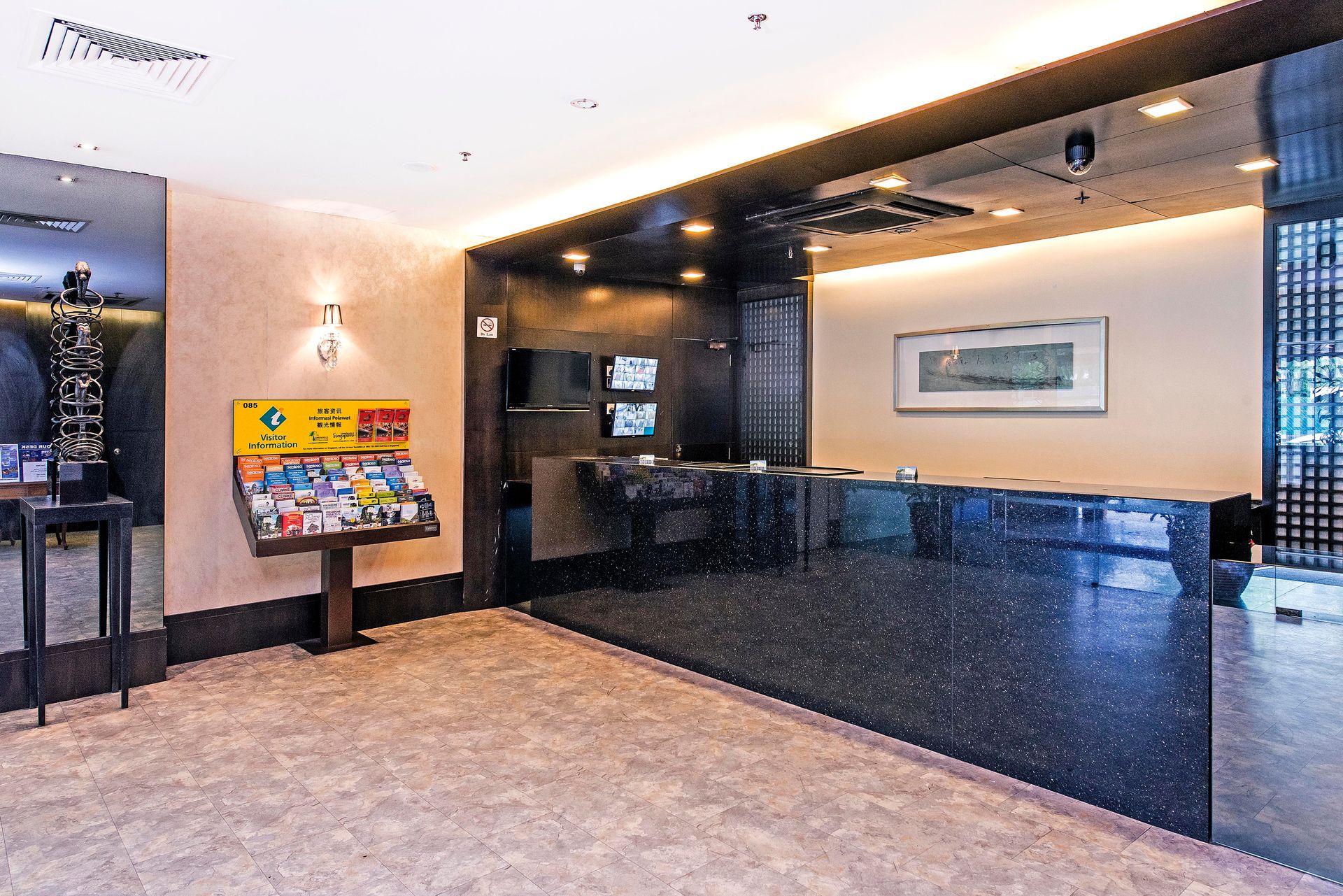 Hotel 81