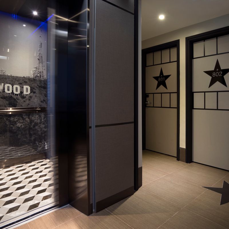 Hotel 81 Premier Hollywood