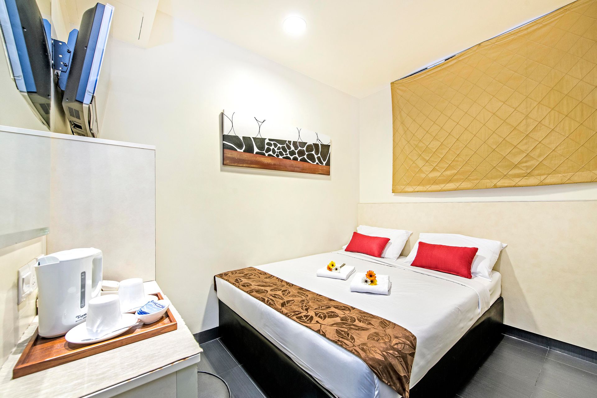 Hotel 81